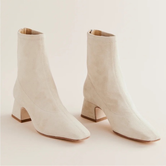 Reformation Shoes - Reformation Suede Remington Stretch Ankle Boots in Fawn - NWT